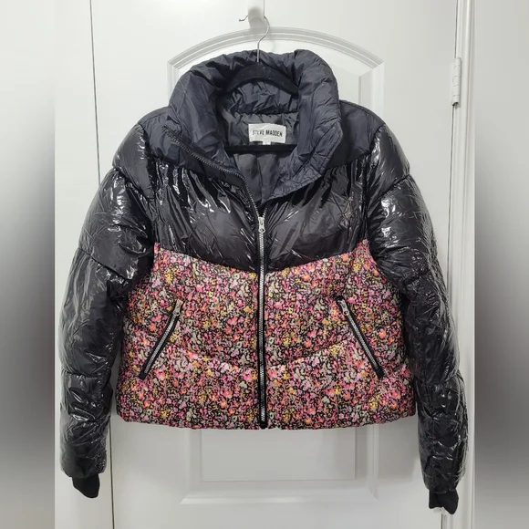 Steve MADDEN ♥︎ ARIANA Short Floral & Black Puffer Jacket With Chrome Zipper - Picture 5 of 9